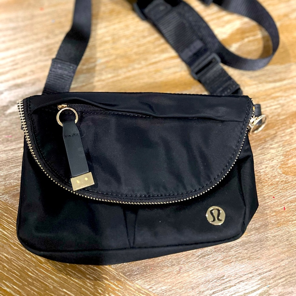 Lululemon All Night Festival Bag Micro 2L